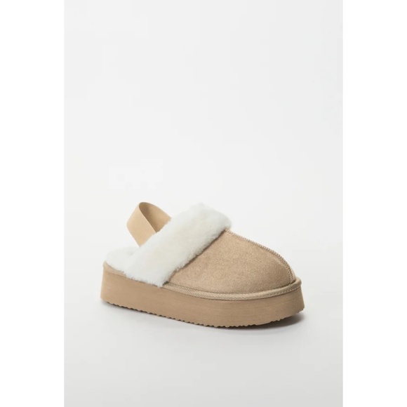 Levaine Fuzzy Mule Slipper * New In Box - Picture 2 of 6